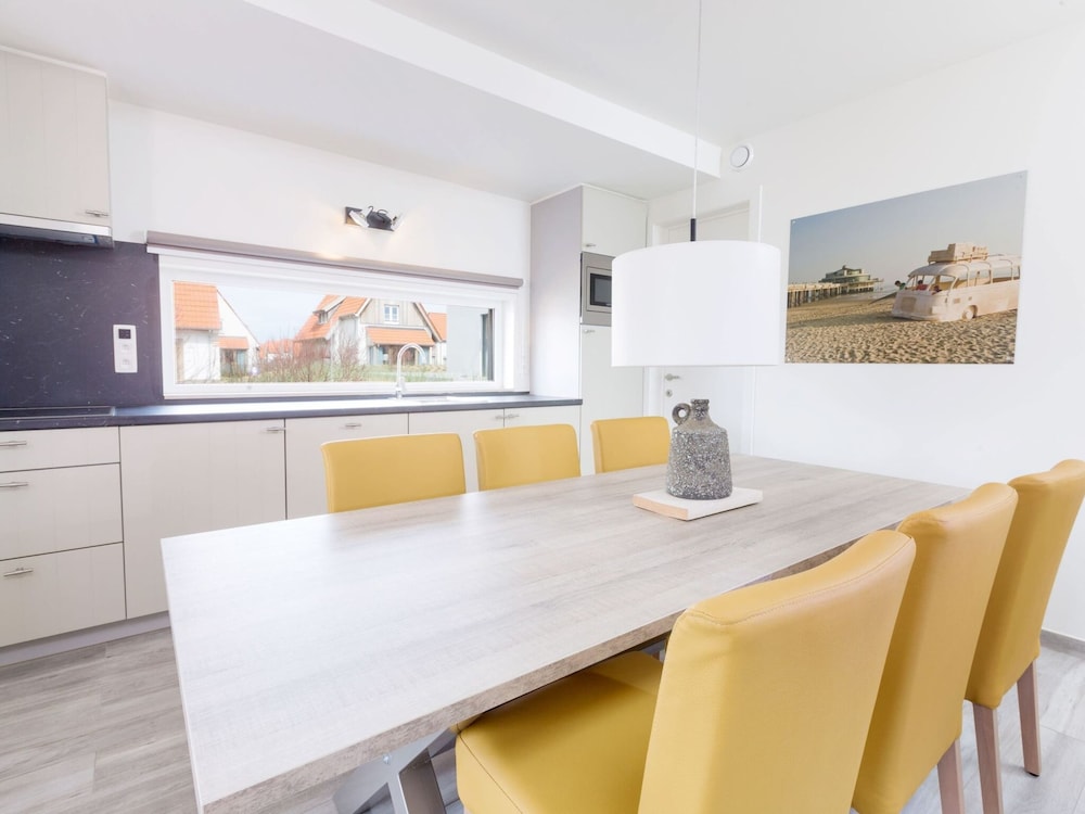 Holiday Home Near North Sea Beach, Breeduyn