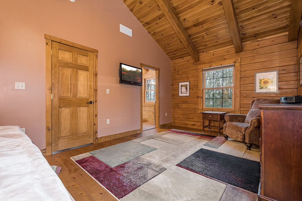 Dancing Bears Retreat view 4