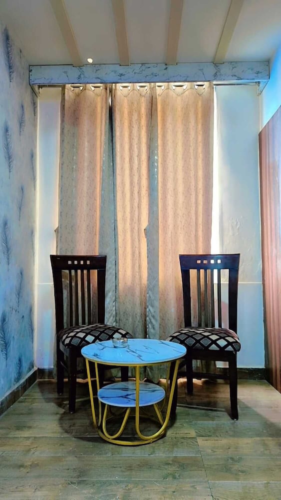 HOTEL SRG INN