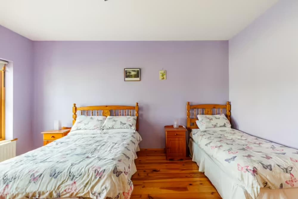 Large 5-bed Country House, Aughagower, Westport, view 5