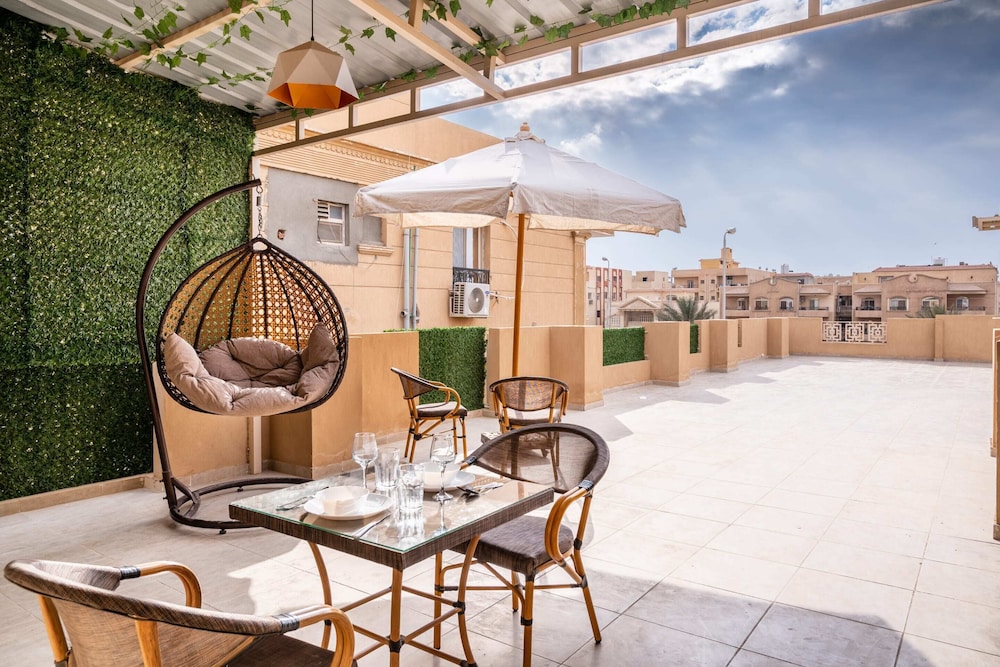 Xuru Stays I The Serene Suite A Rooftop Studio @ New Cairo