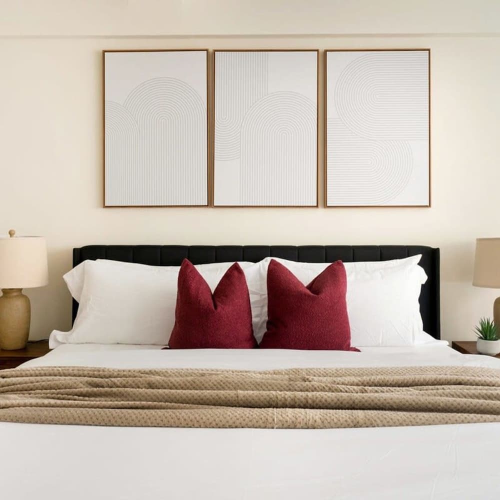 52-3de Newly Renovated 2BR BTH Midtown East