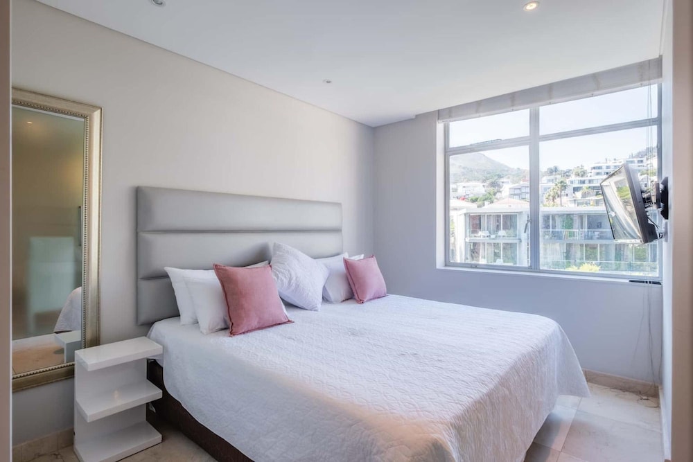 Ocean View Camps Bay 3bed Apt Beach Vistas