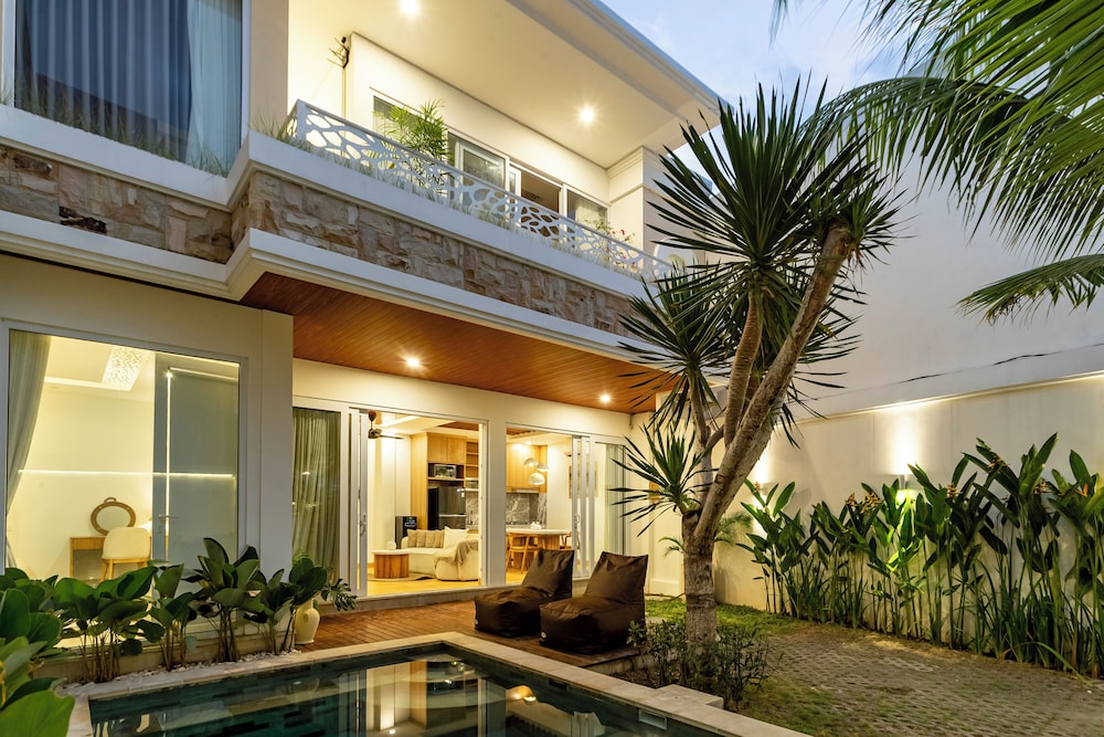 3BR Tropical Private Pool Great Location view 3