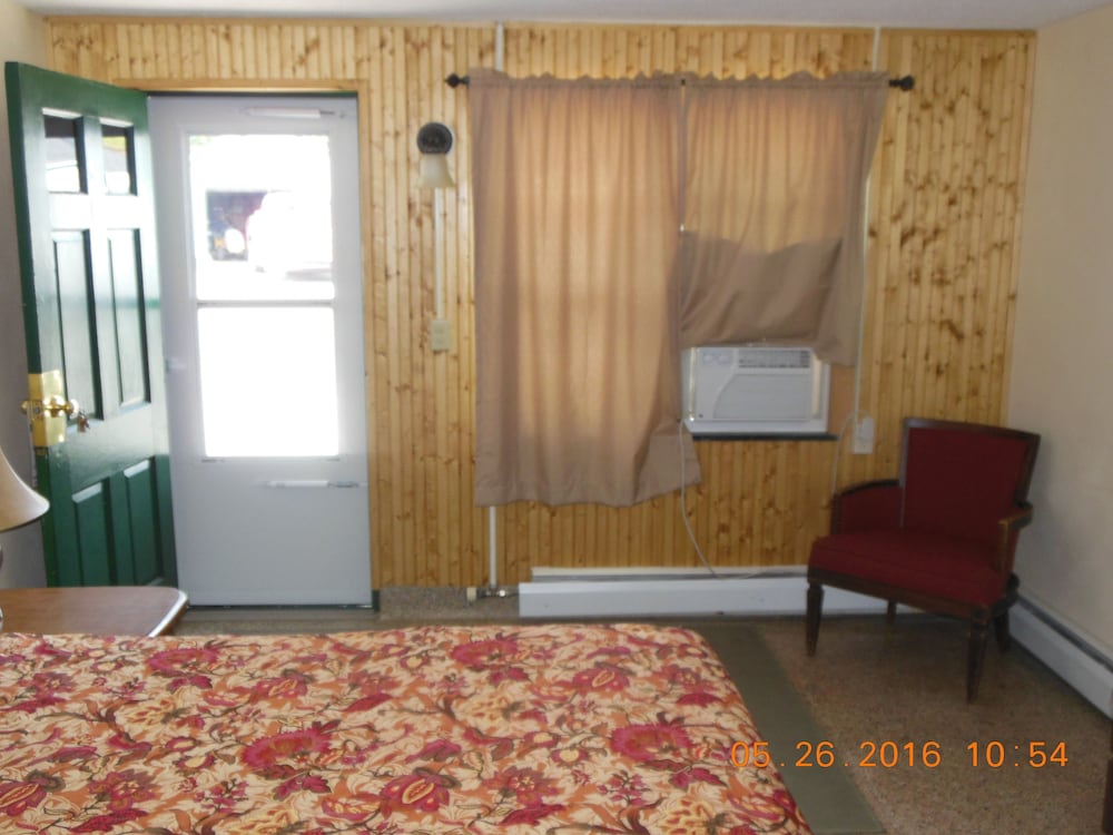The Evergreen Motel