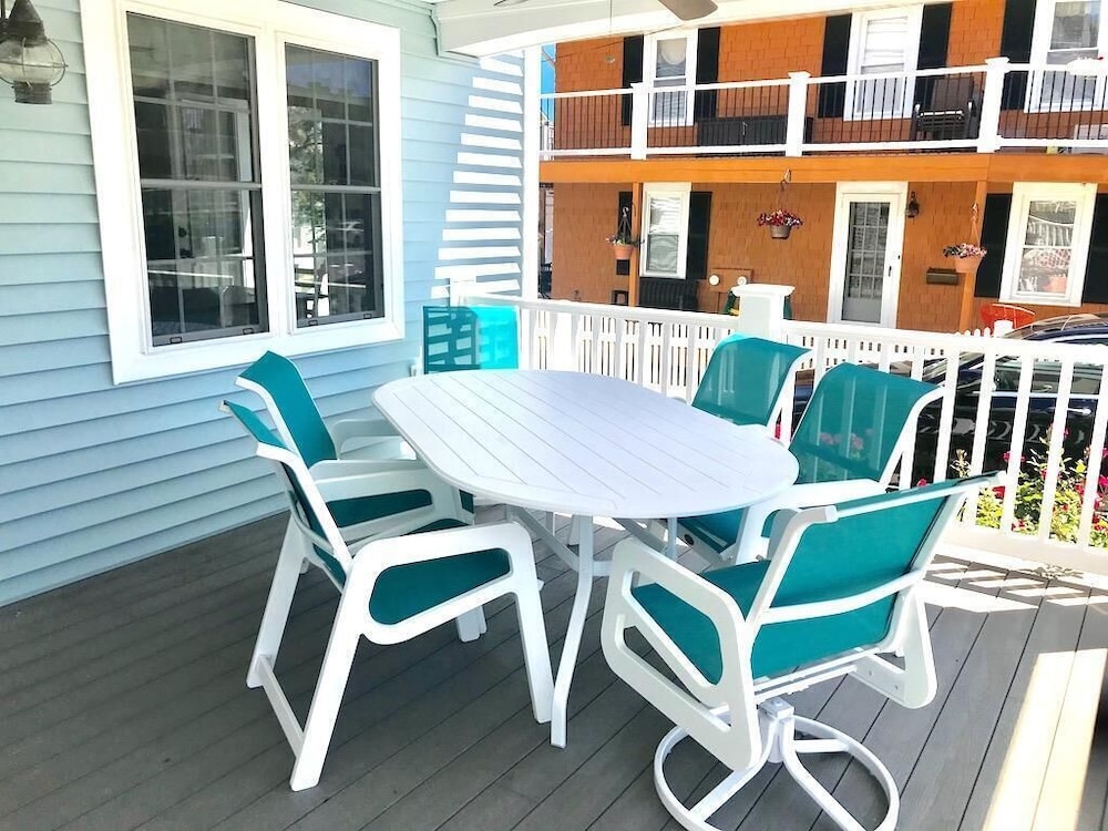 Laurel Street 11