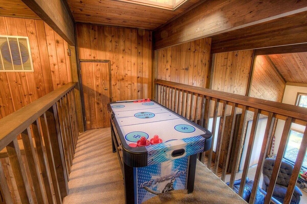 Cyh1281- Tahoe Acres 5 Bedroom Home
