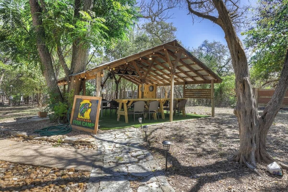 Terracotta Retreat/ Sleeps 30!