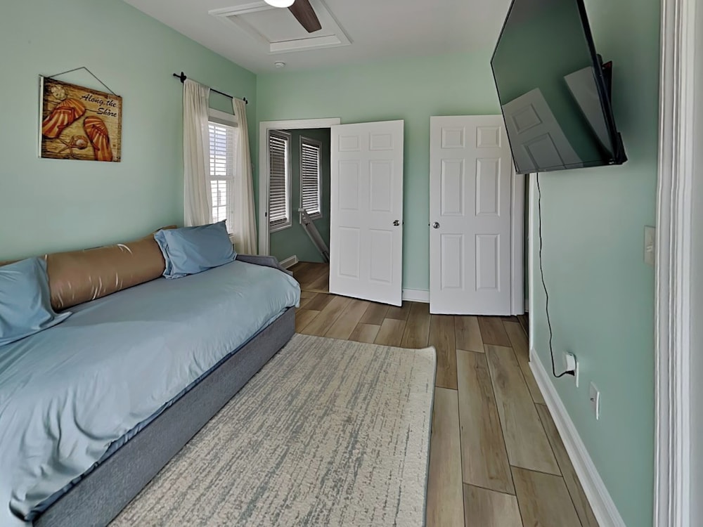 Otter Oasis by Topsail Realty