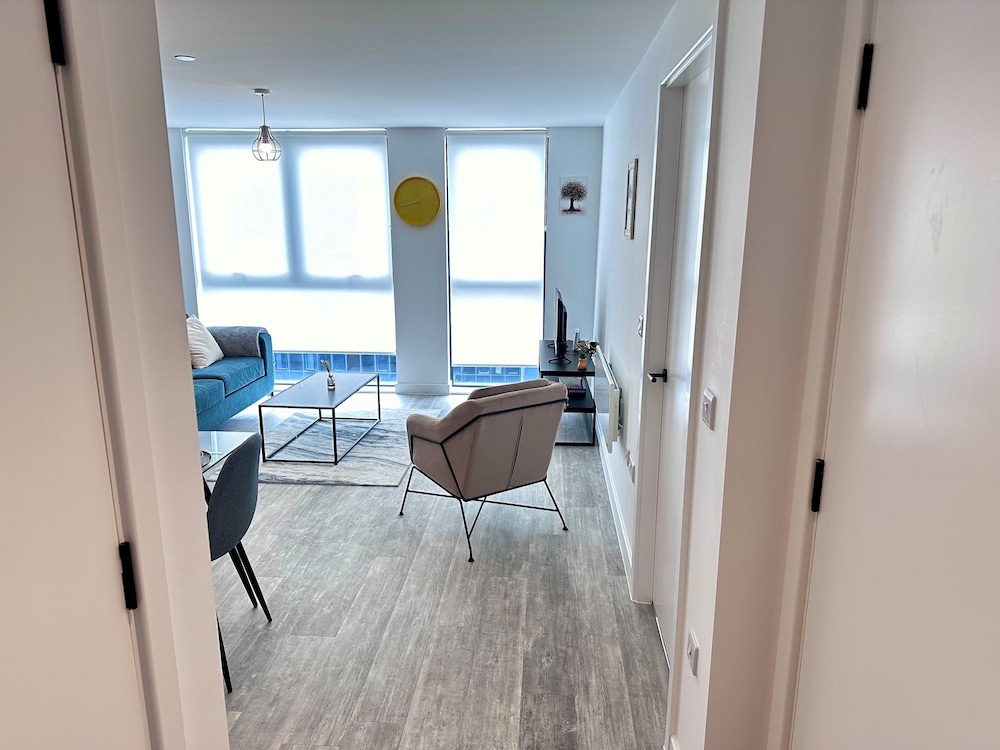 Sleeps 4 Central Ensuite - Cityview & Parking view 5
