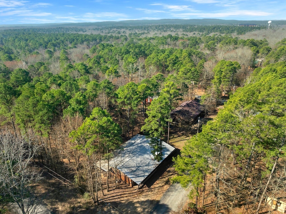 Outlaw Rose Cabin for 8!