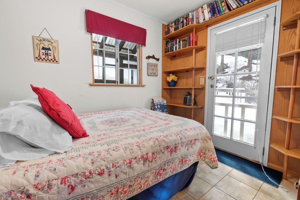 Cozy Bear Cottage