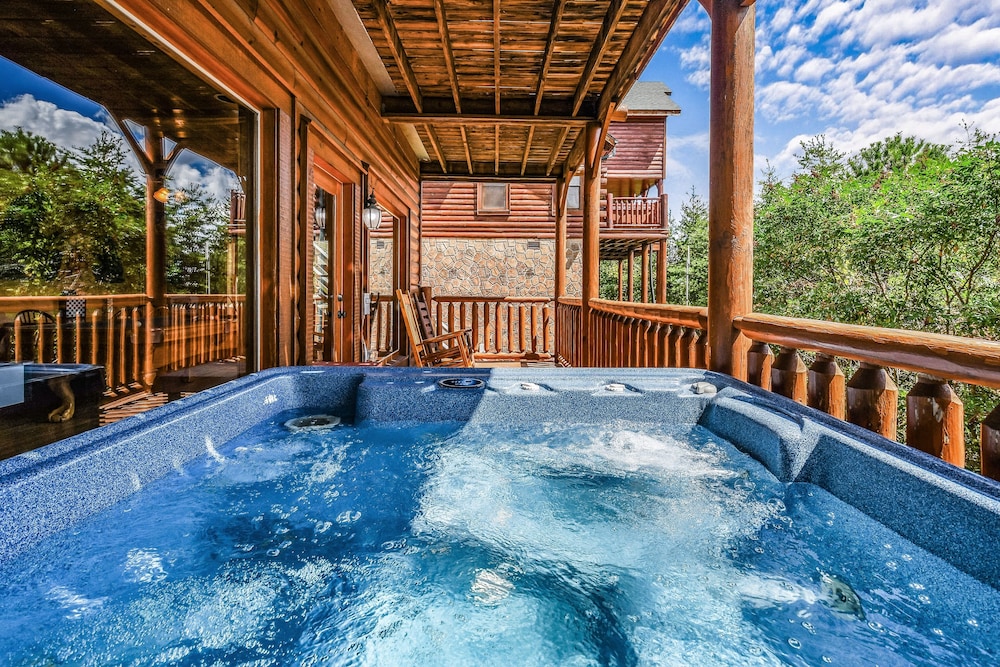 Extravagant View 3 Bedrooms 3 Bathrooms Cabin