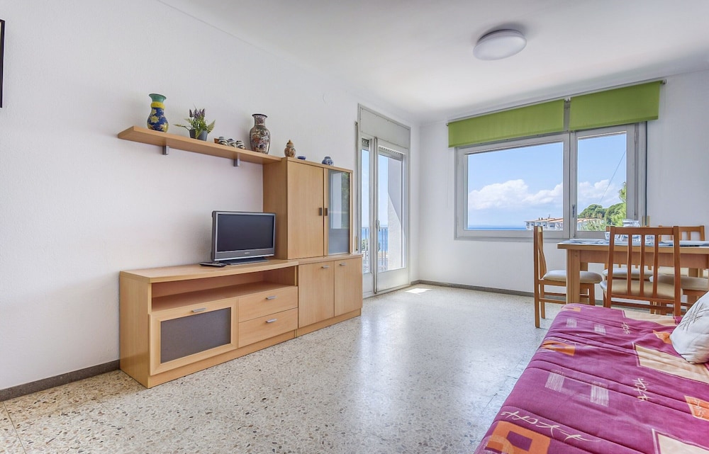 Apartment With Scenic View
