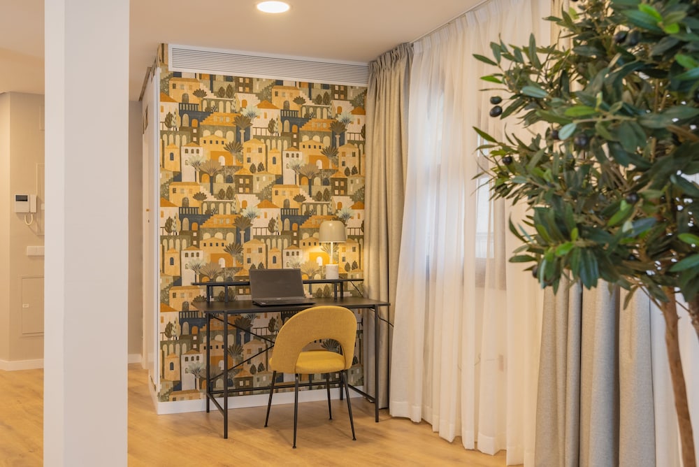 Feelathome Atarazanas Apartments 32