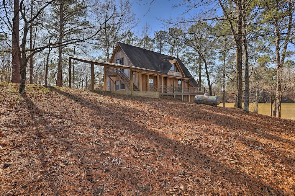 Riverfront Shelby Home w/ Private Boat Dock! view 5
