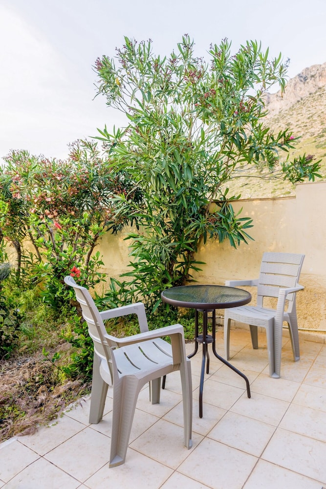 Stavros Lydia Apartment With Veranda