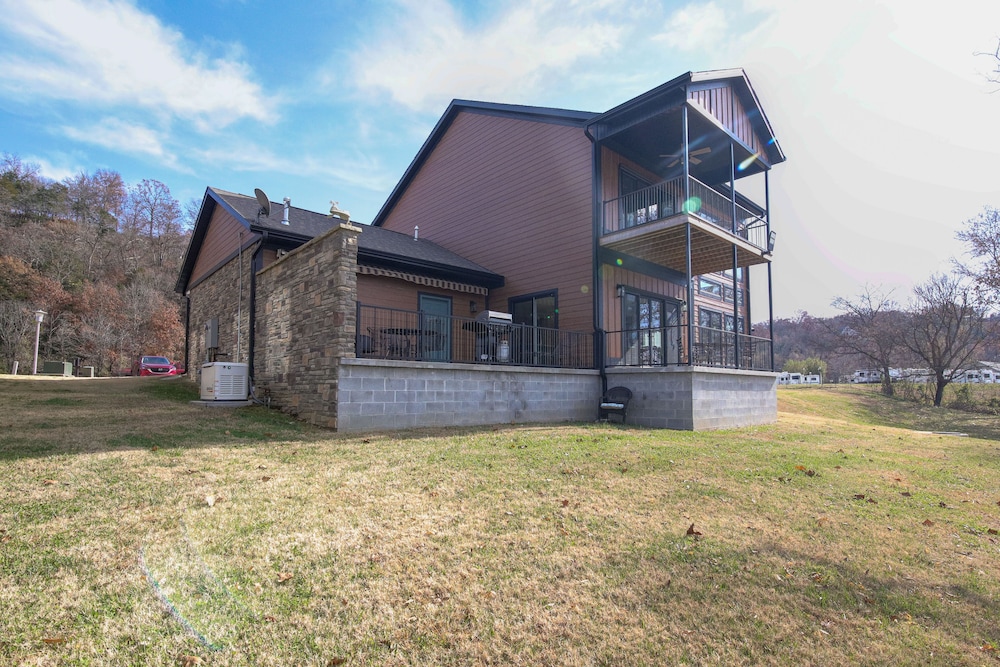 Riverfront Cotter Home: Close to Trout Fishing! view 3