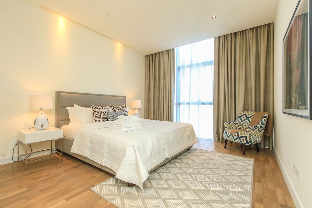 Driven Holiday Homes - City Walk 22