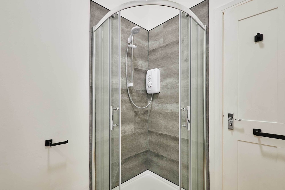 Host Stay Parkside Apartment