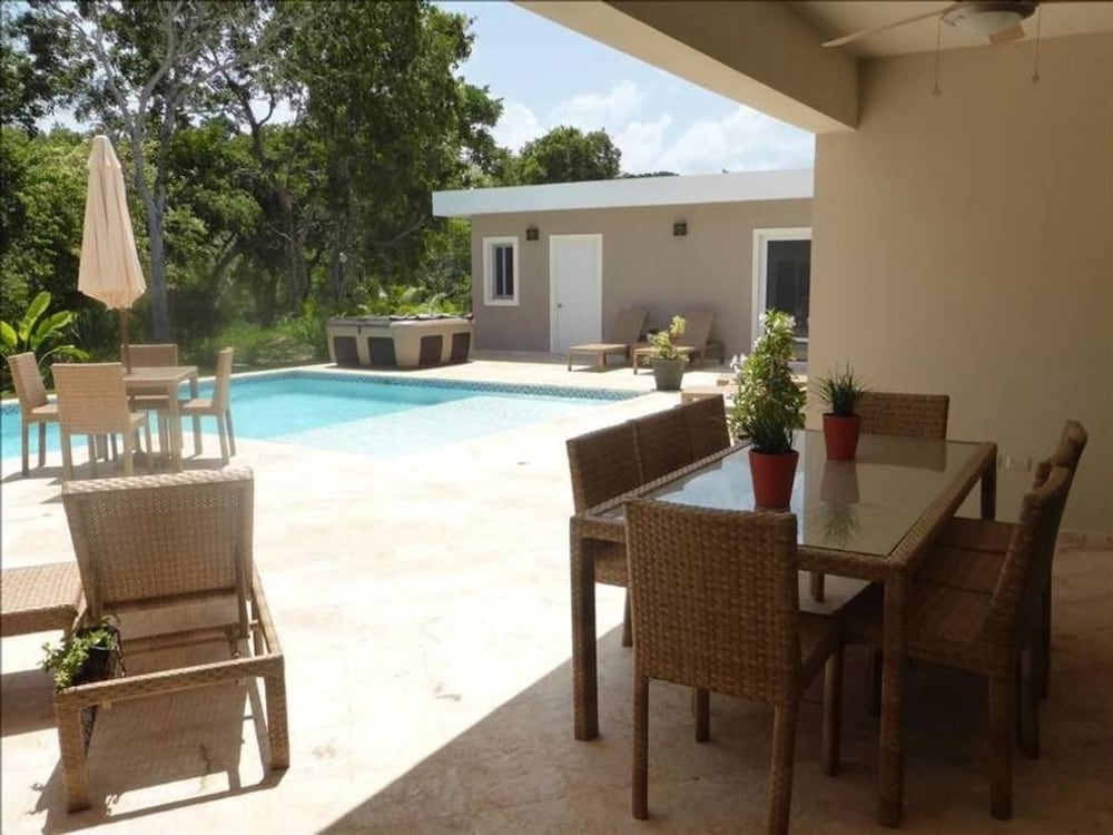 Fantastic 4 Bedroom Villa With Pool