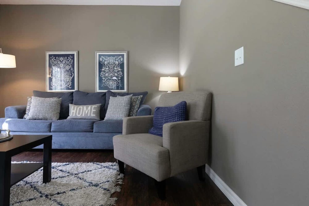 4BR Family Townhouse Steps to Disney
