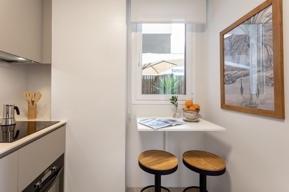 Ghassira - 2 Bedrooms and Terrace in Rios Rosas