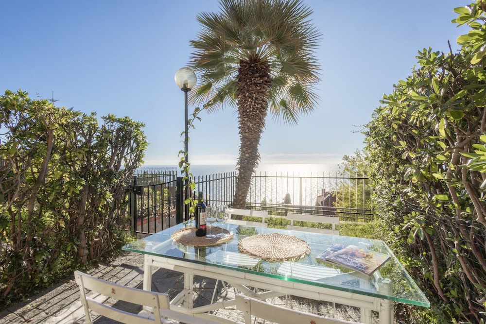 Oasis Apartment in Ospedaletti by Wonderful Italy