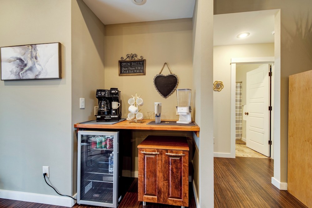 < 2 Blocks to Beach! Pet-friendly Home in Moclips