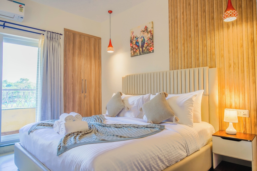 Alaya Stays Veera Marina 2BHK