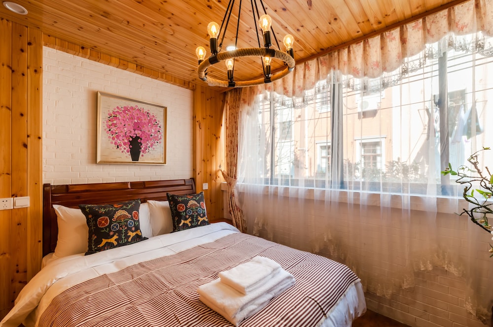 Qiyu Homestay - West Nanjing Road Branch