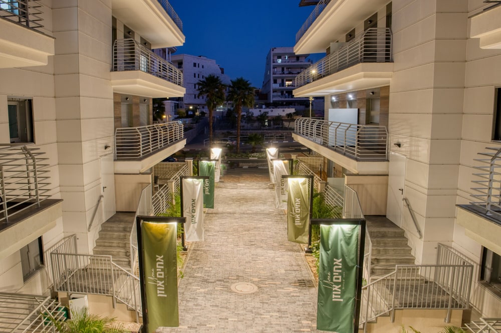 Red Canyon Garden Stay by Sea N' Rent