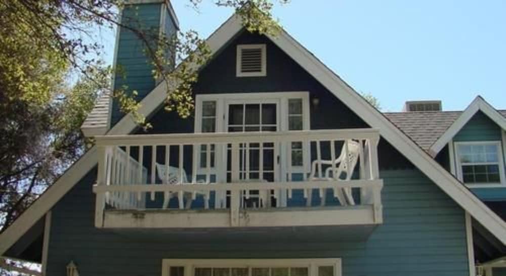 Apple Blossom Inn