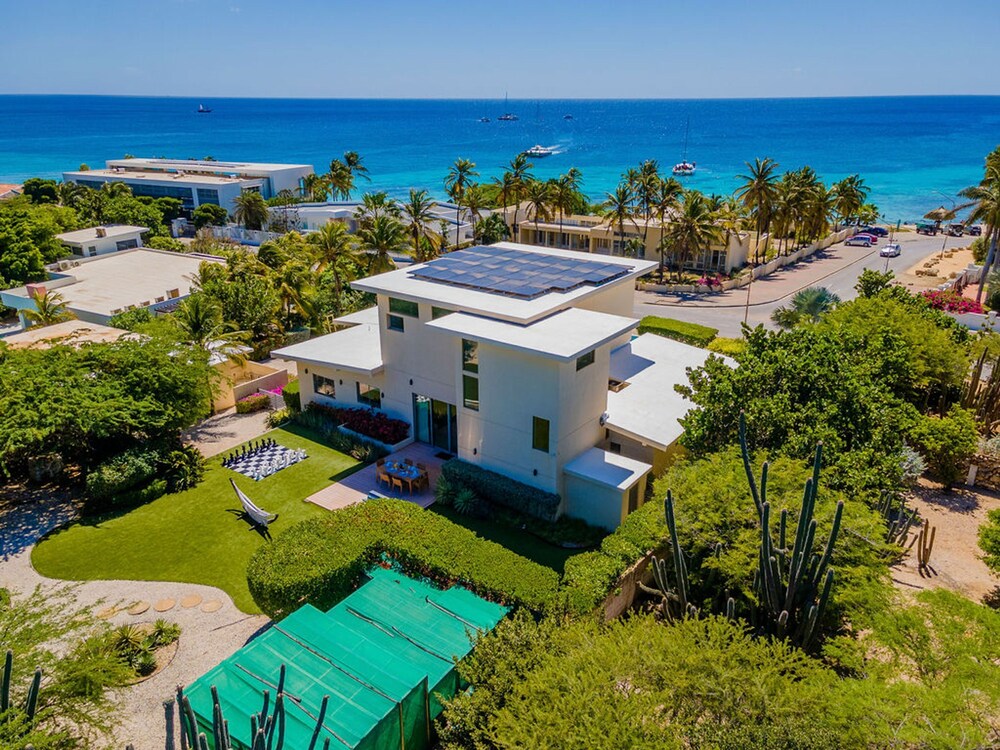 NEW Luxury 4BR Beachfront Villa w Infinity Pool