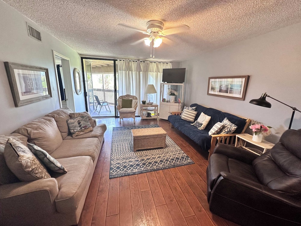 Oceanfront Elegance: Luxe Condo in St. Augustine