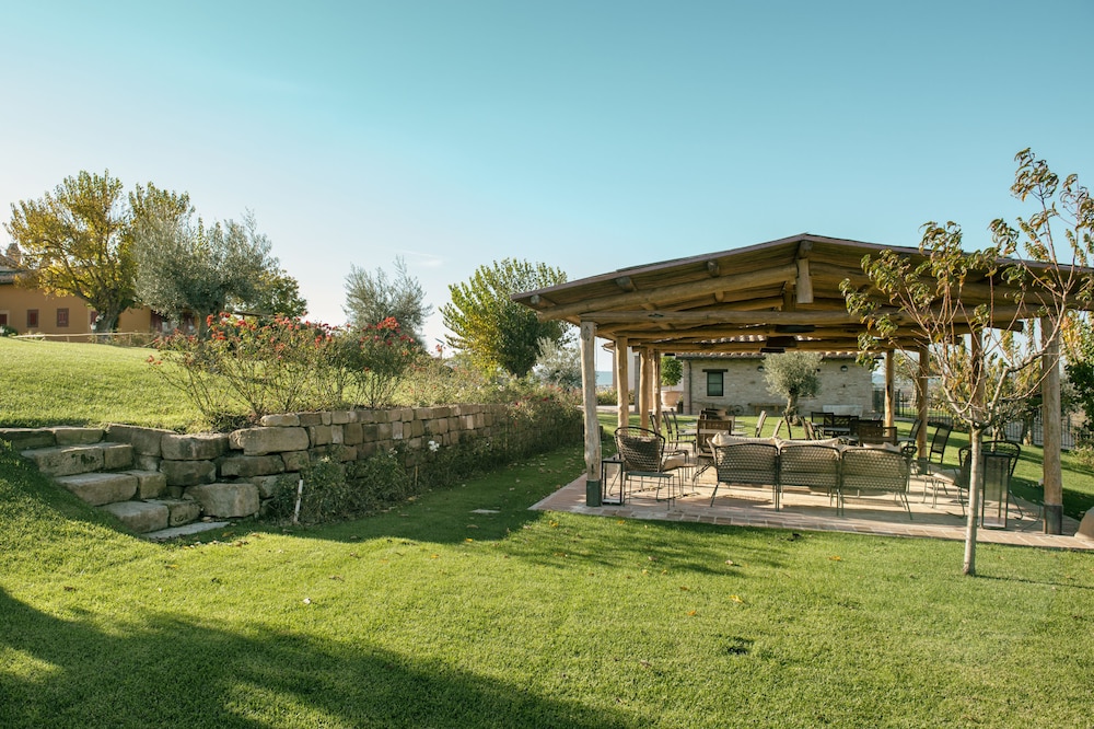 Tenuta Dei Mori