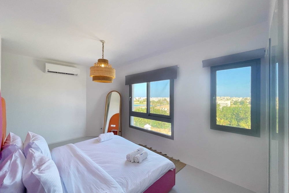 Xuru Stays I Lofty & Lavish 3 BDR @ Swan Lake El Gouna