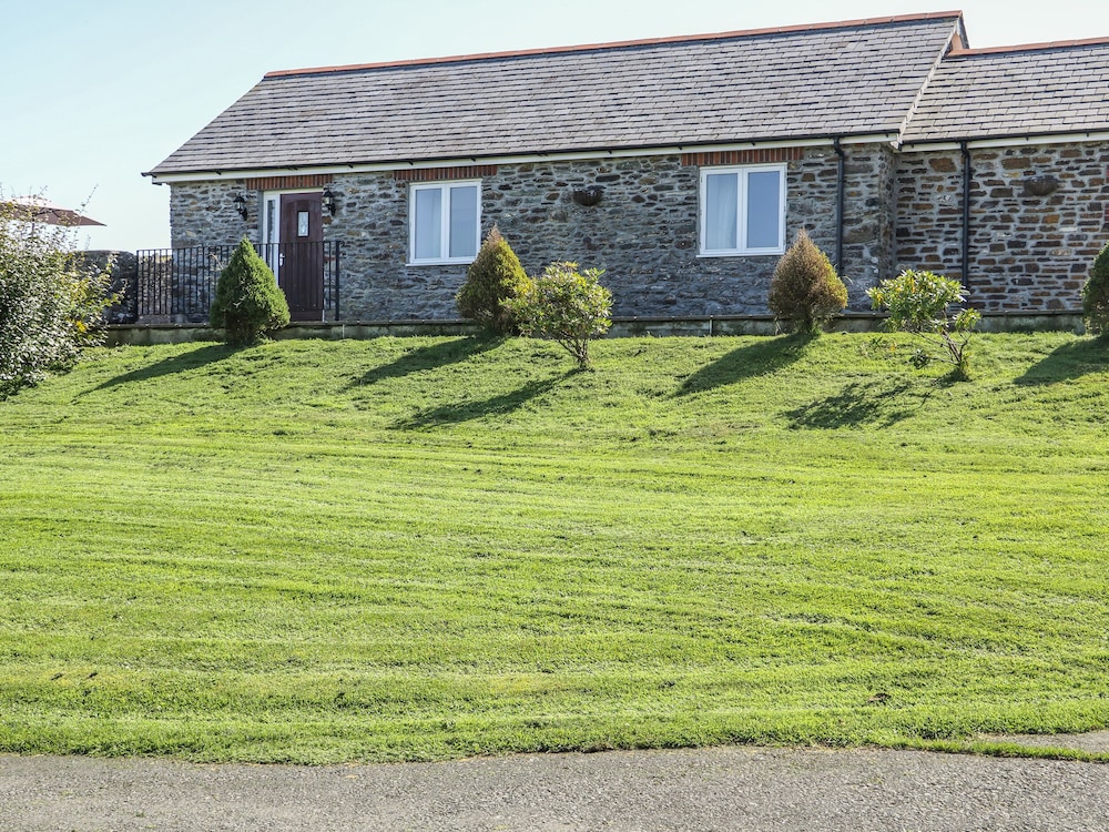 Middle Barn