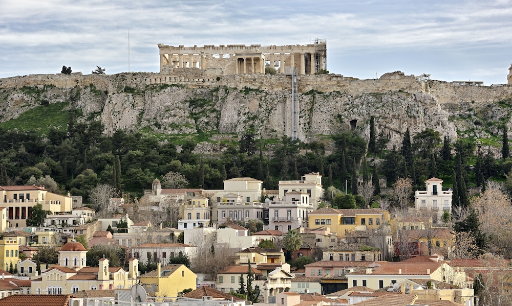 Alto Psyrri Penthouse by K&K photo 3