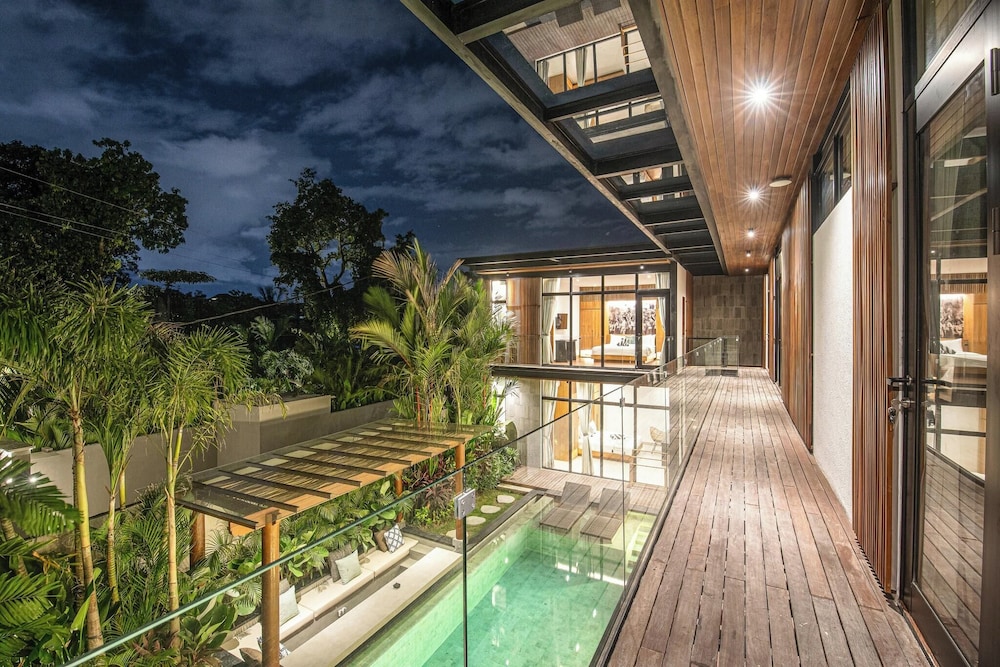 Exquisite 6BR Canggu Villa 400m to Pristine Beach