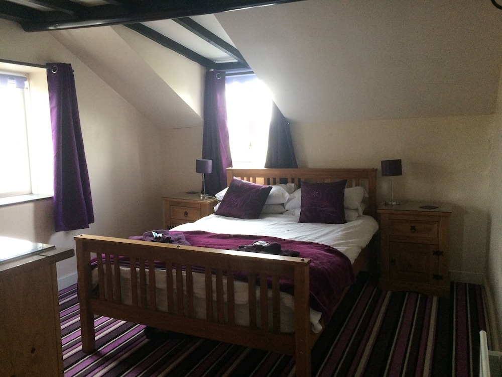 Mid Wales Inn