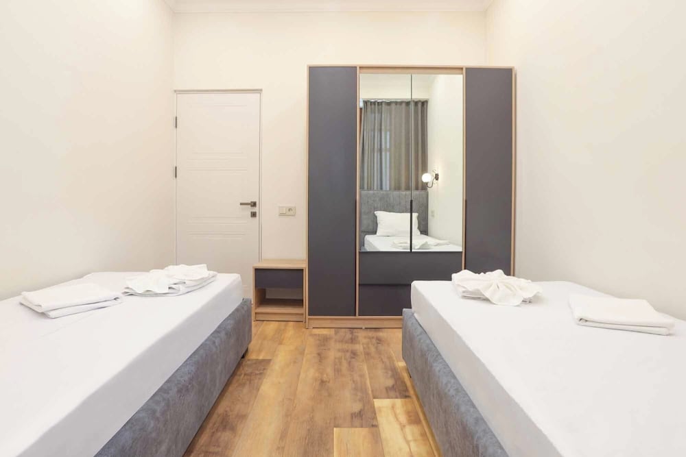 Stay Inn on Yekmalyan St