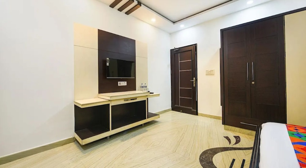 Hotel Greysky Residency New Delhi