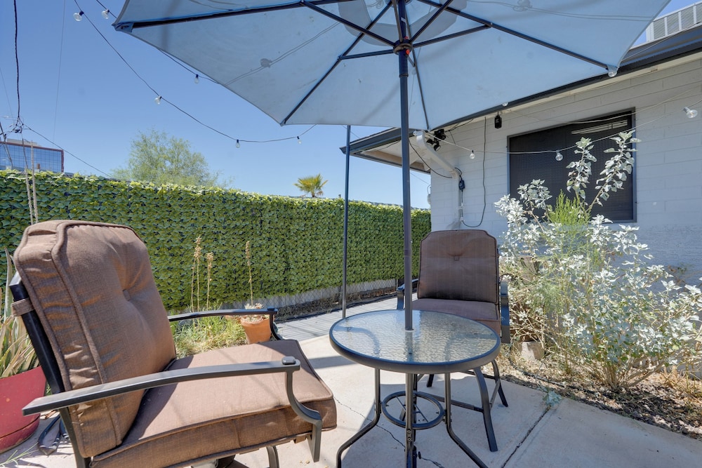 3 Mi to Dtwn Phoenix: Apt w/ Shared Patio
