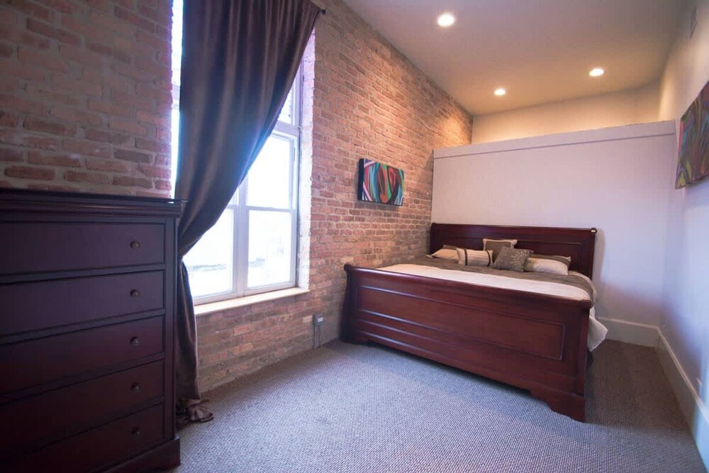Amazing Wicker Park Penthouse With Skyline Views