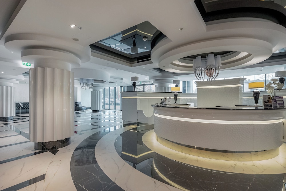 Modern Studio Hanza Tower by Renters