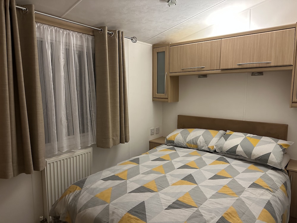 Charming 5-beds Caravan in Beautiful Seton Sands view 2