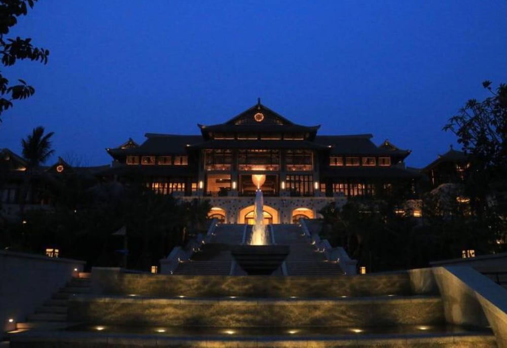 Hainan Qizi Bay New Century Resort