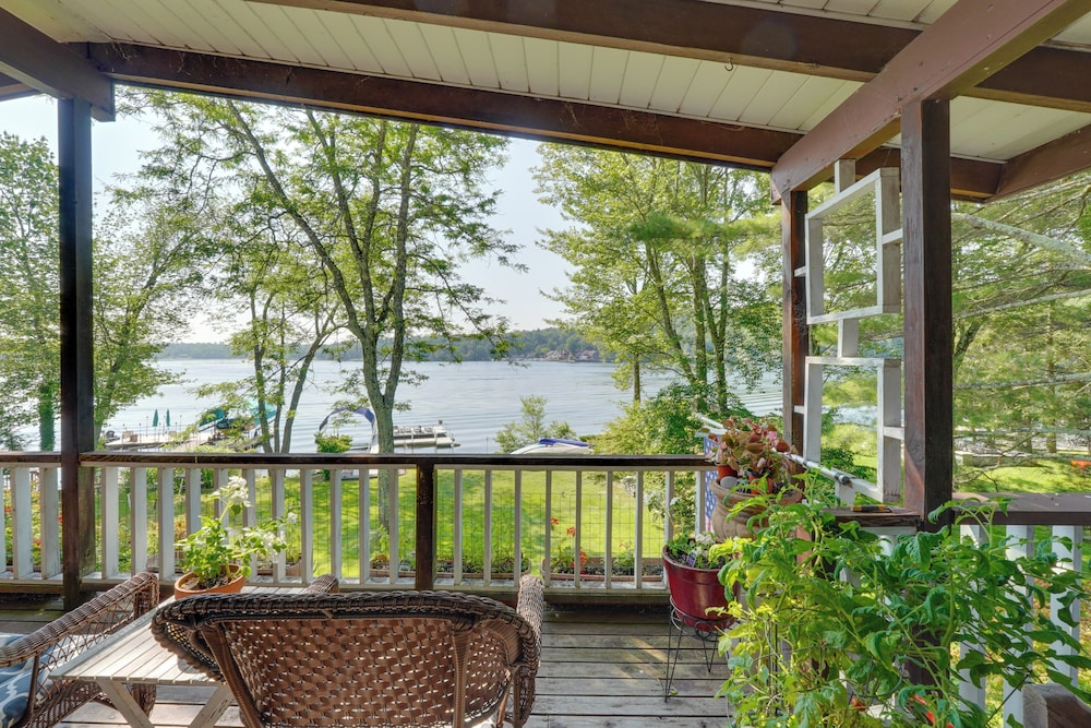 Waterfront White Lake Vacation Rental! view 3