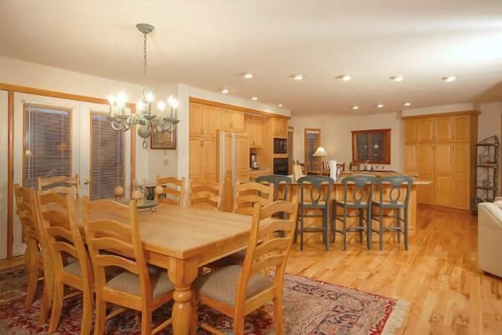 Heart of the Valley - Property Image 15